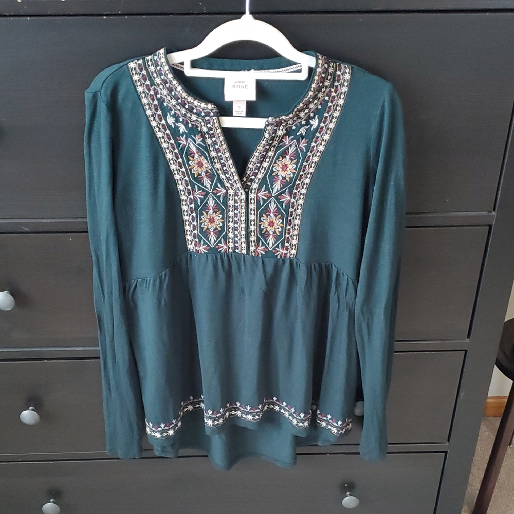 Knox Rose Embroidered Green Top